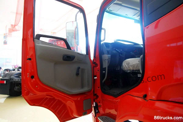 Dongfeng Commercial Vehicle Tianjin camion moyen 160 ch 4X2(6 roues) camion porteur fourgon 6,2 m Cabine (1) | 86Trucks