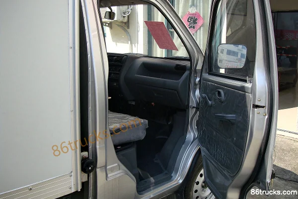 JAC Haowei 1.1L 60hp 4X2(6 wheels) gasoline single-row van micro truck Cab (2) | 86Trucks