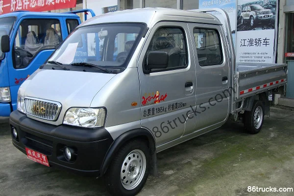 JAC Haowei 1.1L 60hp 4X2(6 wheels) gasoline double-row flatbed micro truck Exterior (2) | 86Trucks
