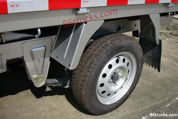 JAC Haowei 1.1L 60hp 4X2(6 wheels) gasoline 2.6m single-row flatbed micro truck Chassis (1) | 86Trucks