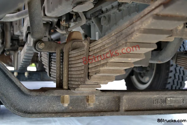 FAW Jiefang Qingdao Long V camion porteur 220 ch 6X2(8 roues) 8,8 m fourgon Châssis (2) | 86Trucks