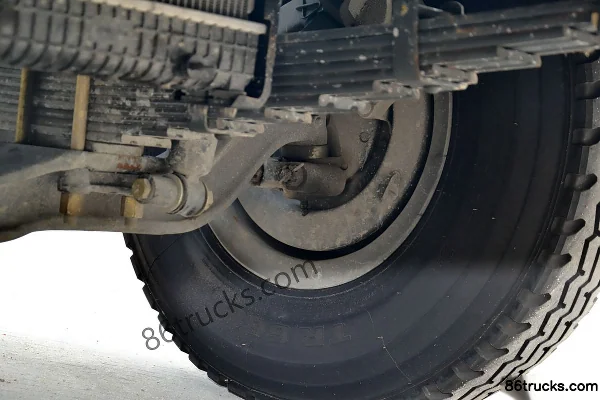Dongfeng Dolica D8 124 hp 4X2(6 wheels) 6.2m Single Row Cargo Truck Chassis (3) | 86Trucks