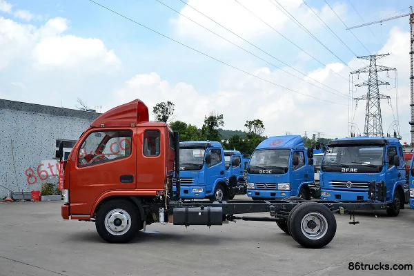 Dongfeng Ruiling S 116 hp 4X2(6 wheels) 3300mm Wheelbase 4.3m Semi-Cab Light Truck Chassis Exterior (3) | 86Trucks
