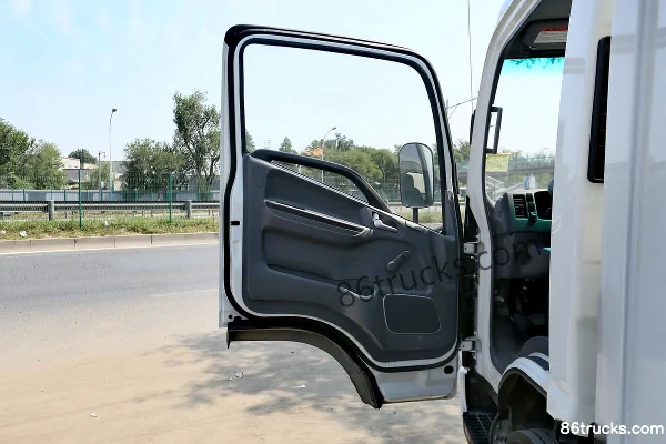 JAC Shuailing H330 120 hp 4X2(6 wheels) 4.12m Single Row Van Light Truck Cab (1) | 86Trucks