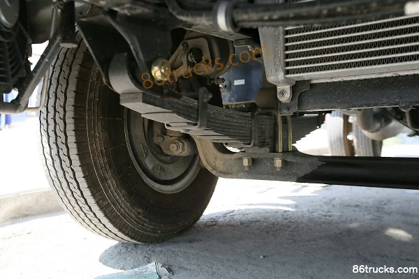 JAC Shuailing H330 120 hp 4X2(6 wheels) 4.12m Single Row Van Light Truck Chassis (2) | 86Trucks