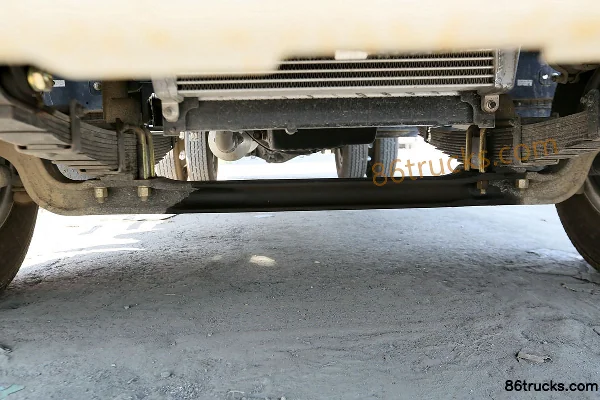 JAC Shuailing H330 120 hp 4X2(6 wheels) 4.12m Single Row Van Light Truck Chassis (1) | 86Trucks