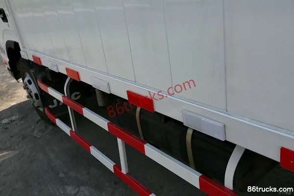 JAC Shuailing H330 120 hp 4X2(6 wheels) 4.12m Single Row Van Light Truck Body (2) | 86Trucks