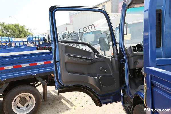 JAC Shuailing K340 120 hp 4X2(6 wheels) 4.23m single-row flatbed light truck (air brake) Cab (1) | 86Trucks