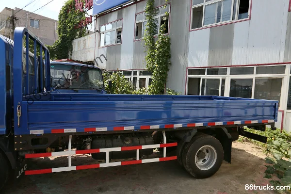 JAC Shuailing K340 120 hp 4X2(6 wheels) 4.23m single-row flatbed light truck (air brake) Body (1) | 86Trucks