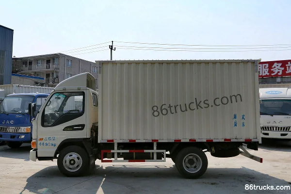 JAC Kangling 33 Wide Body 120 hp 4X2(6 wheels) 4.18m Single Row Van Light Truck Exterior (3) | 86Trucks