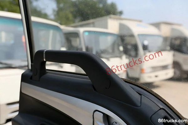JAC Kangling 33 Wide Body 120 hp 4X2(6 wheels) 4.18m Single Row Van Light Truck Cab (3) | 86Trucks