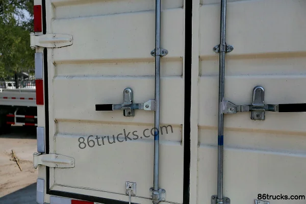 JAC Kangling 33 Wide Body 120 hp 4X2(6 wheels) 4.18m Single Row Van Light Truck (3) | 86Trucks