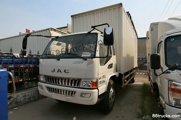JAC Weiling Medium Truck 130hp 4X2(6 wheels) Van Cargo Truck Exterior (2) | 86Trucks