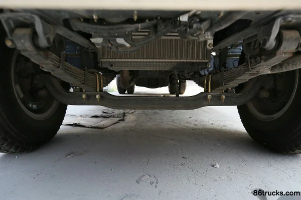 JAC Weiling Medium Truck 130hp 4X2(6 wheels) Van Cargo Truck Chassis (2) | 86Trucks