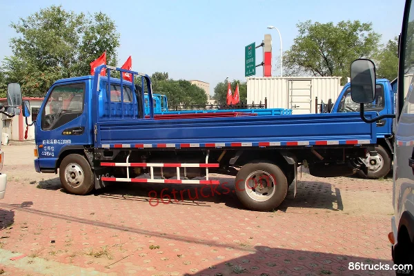 JAC Junling E5 102 hp 4X2(6 wheels) 4.18 m single-row flatbed light truck Exterior (3) | 86Trucks