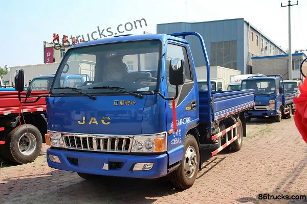 JAC Junling E5 102 hp 4X2(6 wheels) 4.18 m single-row flatbed light truck Exterior (2) | 86Trucks