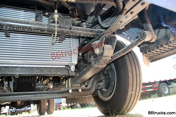 JAC Junling E5 102 hp 4X2(6 wheels) 4.18 m single-row flatbed light truck Chassis (3) | 86Trucks