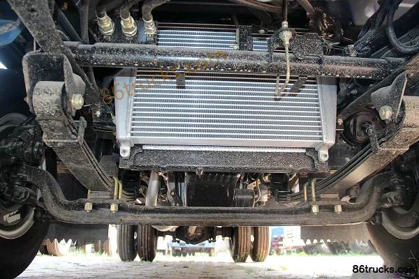 JAC Junling E5 102 hp 4X2(6 wheels) 4.18 m single-row flatbed light truck Chassis (1) | 86Trucks