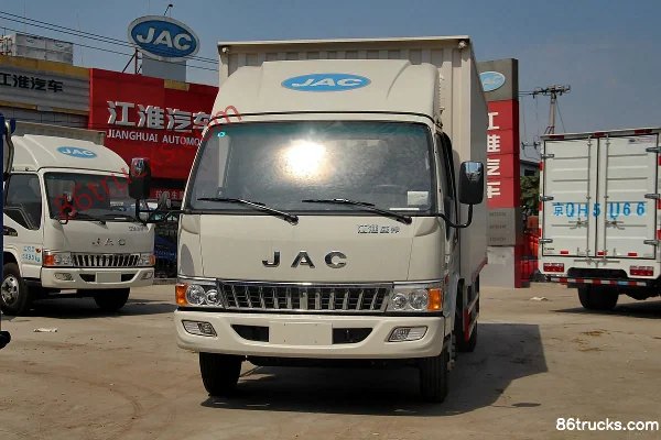 JAC Junling W380 124hp 4X2(6 wheels) 5.2m single-row van light truck Exterior (2) | 86Trucks