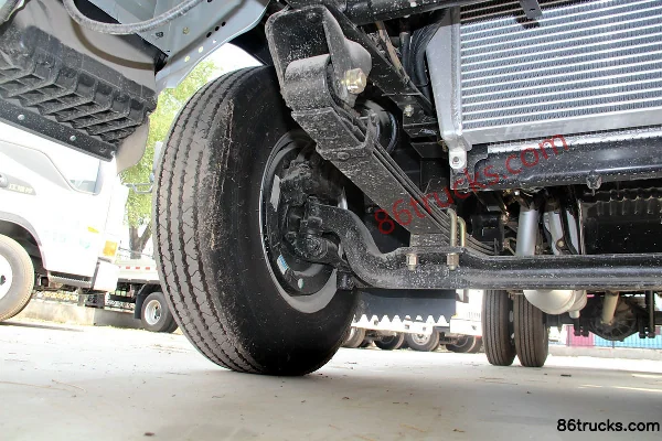 JAC Junling K330 120hp 4X2(6 wheels) 4.15m single-row van light truck Chassis (2) | 86Trucks