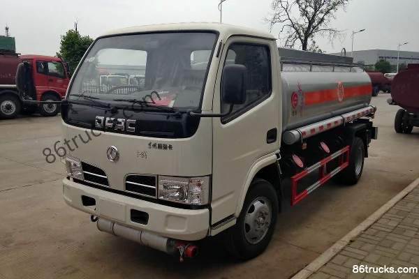 Dongfeng Furui Ka 102 hp 4X2(6 wheels) Oil Tank Truck (Chufei Brand) Exterior (2) | 86Trucks