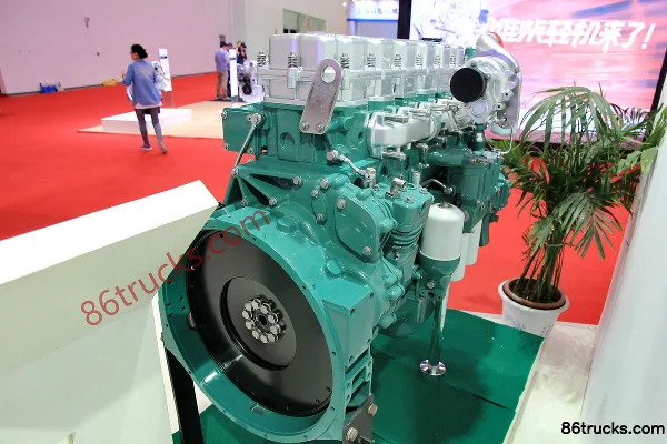 Xichai CA6DL2-35E5 350 hp 8.6L China V Diesel Engine Exterior (3) | 86Trucks