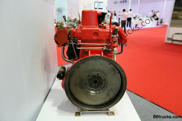 Quanchai 4F1-125G50 125 hp 3.86L China V Engine Exterior (3) | 86Trucks