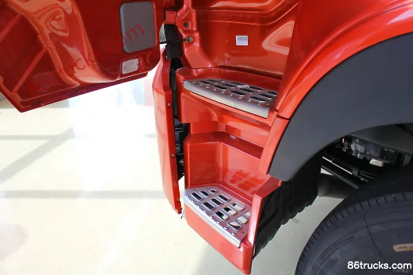 Dongfeng Commercial Vehicle Tianlong Heavy Truck 385 hp 6X4(10 wheels) Tractor Truck (Dongfeng 485) Cab (3) | 86Trucks