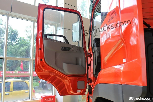 Dongfeng Commercial Vehicle Tianlong Heavy Truck 385 hp 6X4(10 wheels) Tractor Truck (Dongfeng 485) Cab (1) | 86Trucks