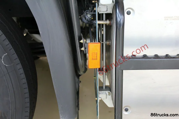 Dongfeng Commercial Vehicle Tianlong Heavy Truck 385 hp 6X4(10 wheels) Tractor Truck (Dongfeng 485) Chassis (1) | 86Trucks