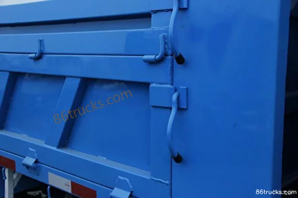 Tangjun Ouling Xiaojingang 95hp 4X2(6 wheels) 3.02m dump truck Cab (1) | 86Trucks