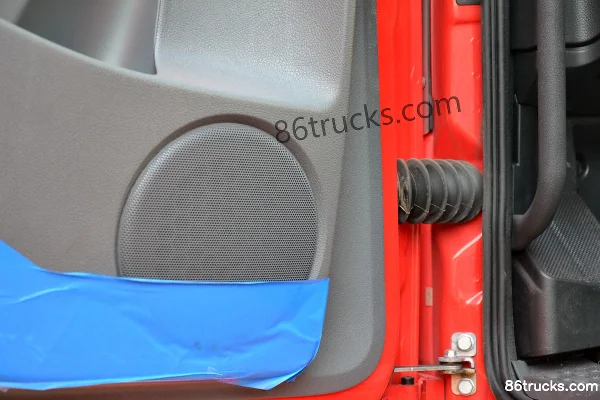 Mercedes-Benz Axor heavy truck 400hp 4X2(6 wheels) tractor truck (model 1840) Cab (3) | 86Trucks