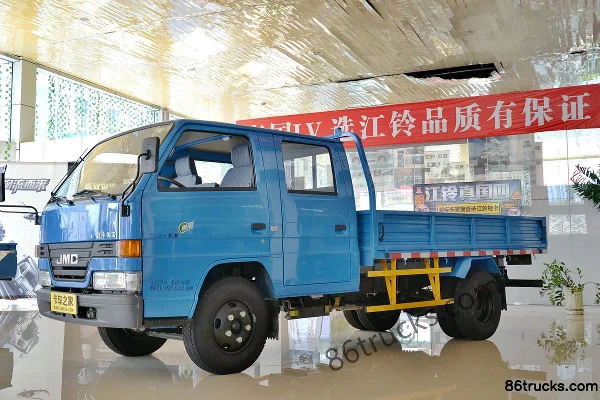 JMC Classic Shunda 108 hp 4X2(6 wheels) 3.4m Double Row Flatbed Light Truck Exterior (3) | 86Trucks