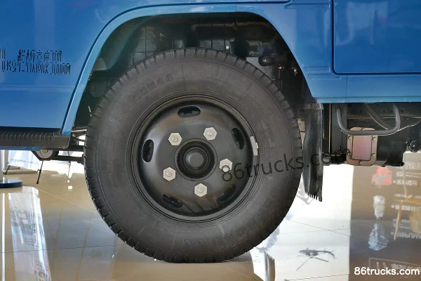 JMC Classic Shunda 108 hp 4X2(6 wheels) 3.4m Double Row Flatbed Light Truck Chassis (3) | 86Trucks