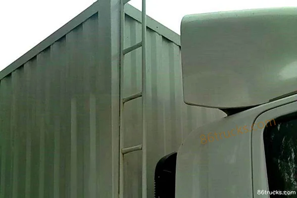 Qingling Isuzu 700P 189hp 4X2(6 wheels) 6.05m Single Row Van Cargo Truck Body (2) | 86Trucks