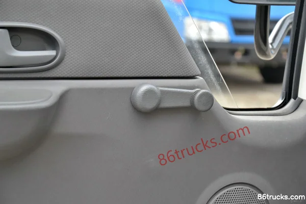 JMC New Kaiyun 109 hp 4X2(6 wheels) 3.7m Single Row Van Light Truck (Narrow Body) Cab (3) | 86Trucks