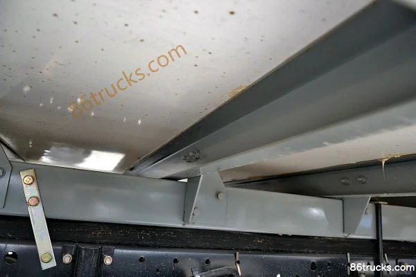 JMC New Kaiyun 109 hp 4X2(6 wheels) 3.7m Single Row Van Light Truck (Narrow Body) Chassis (2) | 86Trucks