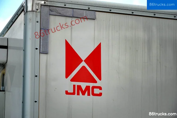 JMC New Kaiyun 109 hp 4X2(6 wheels) 3.7m Single Row Van Light Truck (Narrow Body) (2) | 86Trucks