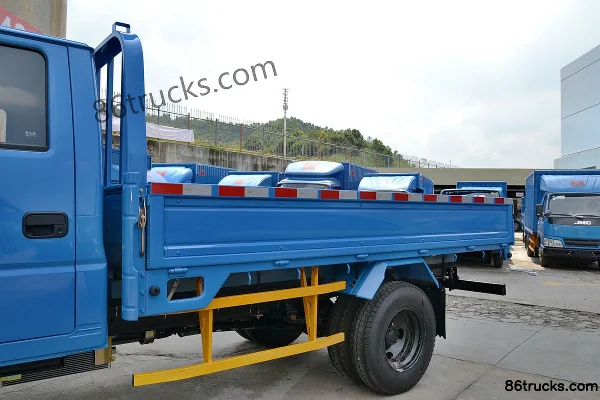 JMC Xinshunda 109 ch 4X2(6 roues) camion plateau double cabine 2,8 m (plateau bas) Carrosserie (1) | 86Trucks