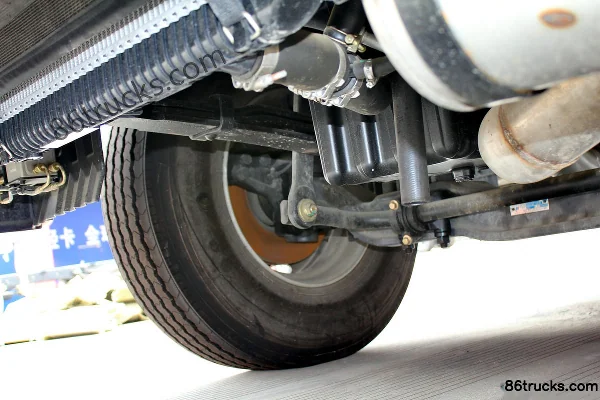 Dongfeng Commercial Vehicle Tianlong camion lourd 360 ch 6X4(10 roues) tracteur routier Châssis (3) | 86Trucks