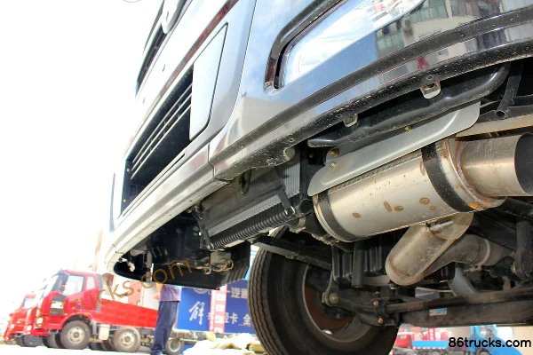 Dongfeng Commercial Vehicle Tianlong camion lourd 360 ch 6X4(10 roues) tracteur routier Châssis (2) | 86Trucks