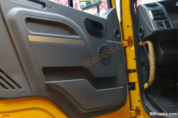JAC Gallop K3 Heavy Truck 336 hp 6X4(10 wheels) 5m Dump Truck Cab (1) | 86Trucks