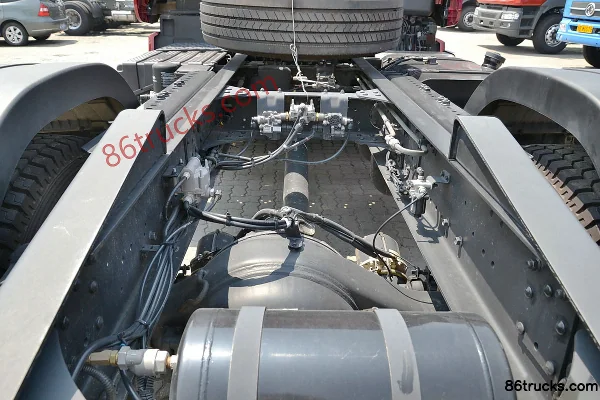 Sichuan Hyundai Chuanghu XCIENT P360 Heavy Truck 360 hp 4X2(6 wheels) Tractor Truck (Low Spec) Chassis (3) | 86Trucks