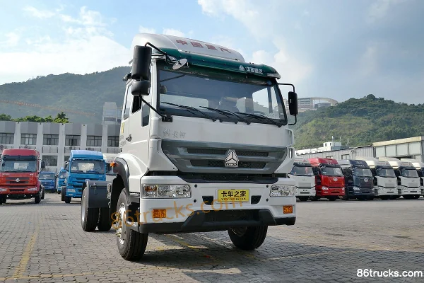 Sinotruk Xinhéhuang C5B camion porteur 220 ch 4X2(6 roues) tracteur routier Extérieur (2) | 86Trucks