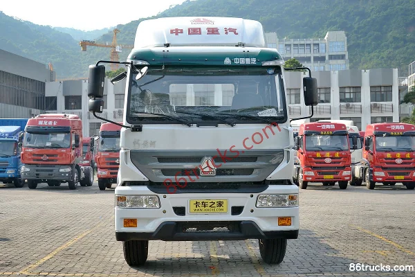 Sinotruk New Yellow River C5B Medium Truck 220hp 4X2(6 wheels) Tractor Truck Exterior