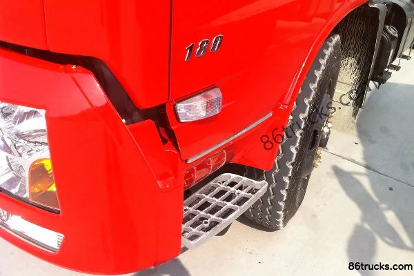Dongfeng Commercial Vehicle Tianjin Medium Truck 210hp 4X2(6 wheels) 4200 wheelbase semi-sleeper cargo truck chassis Exterior (2) | 86Trucks