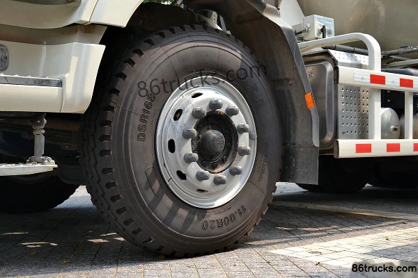 Foton Leisa 336hp 6X4(10 wheels) Concrete Mixer Truck Chassis (2) | 86Trucks