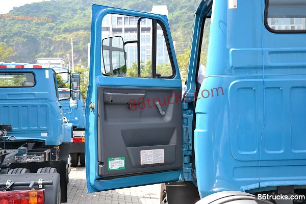 FAW Liute Economy Long-Nose Medium Truck 170 hp 4X2(6 wheels) LNG Tractor Truck (Fast Gear 8-Speed) Cab (1) | 86Trucks