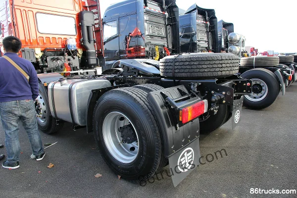 FAW Jiefang Qingdao HanV Heavy Truck 350 hp 6X2(8 wheels) Tractor Truck (Fast Gear) Chassis (2) | 86Trucks