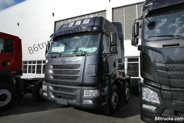 FAW Jiefang Qingdao TuV heavy truck 380hp 6X2(8 wheels) LNG tractor truck Exterior (2) | 86Trucks
